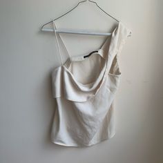 Nwot Zara Top Size M Off White Summer Party Tops, Zara Off White Summer Tops, Zara Off White Tops For Summer, Chic Off White Zara Tops, Fitted Off White Zara Top, Zara Top, Zara Tops, Gray White, Zara