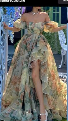 Fashion Show Dresses, Classy Prom Dresses, Fancy Dresses Long, Modest Dresses Casual, Prom Dress Inspiration, Pretty Prom Dresses, Fairytale Dress, Dreamy Dress, Prom Dresses With Sleeves