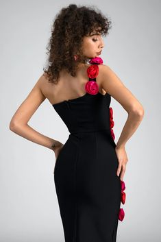 Elevate your style with our One Shoulder Floral Bandage Dress. Crafted to enhance your allure, the high-quality bandage material exudes elegance, making it an ideal choice for cocktail parties, evening events, and special gatherings. Handmade customization Fabric composition: 90% polyester fiber, 10% spandex Washing method: hand wash or dry clean Popular elements: floral Black Dress For Women, Cocktail Parties, Shoulder Cut, Womens Black Dress, Swimwear Sale, Save The Planet, Bandage Dress, Dress For Women, Dresses Xs