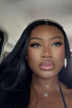 Soft Makeup Look Black Women, Natural Makeup For Black Women Round Face, Makeup On Round Face, Cute Girl Makeup Black Women, Everyday Makeup Black Women, Make Up Looks Black Women, Round Face Makeup Looks, Black Uk Girl Makeup Look, Dark Girl Makeup Black Women