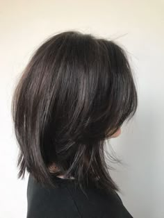 Layered Bob Long Mid Length, Trendy Mid Length Haircuts Straight, Lob Haircut With Layers Straight, Thick Hair Bobs Medium, Women’s Haircuts Straight Hair, Short Dark Straight Hair, Medium Length Hair Styles Layers, Medium Length Haircut For Fine Hair Brunette, Bob Longer In Front Shorter In Back