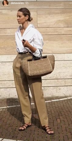 Italian Street Style Women, Italian Women Style, Italian Fashion Street, Casual Chic Outfits, Casual Chic Outfit, Looks Chic, 가을 패션, Inspiration Mode, Casual Style Outfits