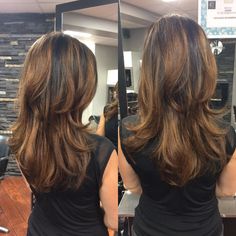 Coffee Hair Color With Highlights, Layered Haircut For Volume, Mid Length Hair With Long Layers, Straight Hair Highlights, Medium Length Wavy Hair, Hair Color Underneath, Beautiful Curly Hair, Hair Color For Women, Haircuts Straight Hair