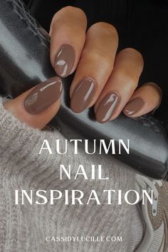 Looking for the perfect autumn nail inspiration to go along with your fall wardrobe? Check out these top fall nail styles for 2024, complete with all the trends from bold nail art to minimalist designs. Whether you like complex patterns or simple elegance, these are the best fall nails to complete your look. Get inspired and bring your autumn nail designs to perfection! Simple Fall Nails, Autumn Nail, Fall Nail Trends, Fall Nail Art, Summer Nails Colors, Fall Nail Colors, Yellow Nails, Autumn Nails