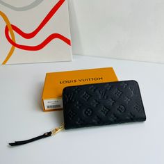 The classic wallet has been upgraded! Add four credit card slots and a colorful lining, made of Monogram Empreinte leather, more versatile Zippy wallet. 

Size: 19×10cm Wallet Louis Vuitton, Louis Vuitton Yayoi Kusama, Black Louis Vuitton, Louis Vuitton Capucines, Large Cosmetic Bag, Lv Purse, Lv Shoes, Medium Handbags, Louis Vuitton Pochette