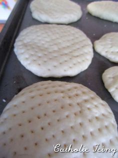 the buns are ready to be baked in the oven