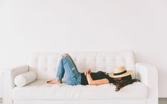 10 Habits of Women Who Age Slowly Topics To Talk About, Feeling Fatigued, Simple Tricks, Declutter, How To Fall Asleep, Improve Yourself, Self Care, Toddler Bed, Bed Pillows