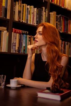 Ginger Woman Aesthetic, Redhead Long Hair, Lucien Castle, Redhead Hairstyles Long, Redhead Fashion, Pretty Red Hair, Hollywood Hair, Ginger Women, Dark Red Hair