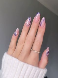 Lilac Nails Design, Nail Art Noel, Lilac Nails, Red Polish, Lavender Nails, Summery Nails, Sparkle Nails, Winter Nail Art, Winter Nail