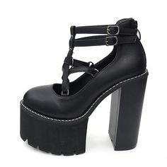 Chunky Devil Doll Shoes - Goth Mall Buckle Fashion, Black Platform Shoes, Shoes Spring, School Party, Beige Shoes, Platform High Heels, Black Platform, Clothes Ideas, Doll Shoes