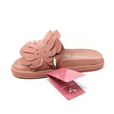 New Farm Rio Womens 9 Monstera Leaf Anatomic Slides Sandals Blush Pink Tropical New With Tags / No Box Women's Size 9 (Us) / 40 (Eu) -Item In Photos Is Exact Item You Are Purchasing. -Offers Welcome; Bundle 2 Or More Items And Receive A Bundle Discount. -Packaged With Care And Will Ship Asap. Pink Flat Sandals With Textured Footbed, Pink Synthetic Flat Heel Flip Flops, Pink Slippers With Removable Insole For Summer, Pink Cushioned Slippers For Spring, Pink Flat Slides With Textured Footbed, Pink Beach Slippers With Removable Insole, Pink Slippers With Removable Insole For Beach, Pink Flat Slides With Removable Insole, Pink Spring Flip Flops With Textured Footbed