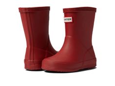 PRICES MAY VARY. KEEP THEM DRY: You'll always remember your little one's first puddle jumping experience! Make sure they're styled and ready with the Hunter Kids First Classic rain boot. CRAFTED FOR KIDS: A flatter sole and rounder foot ensures this rain boot style is easier to walk in. A wider upper leg offers freedom of movement, and makes on-and-off easier. DURABLE: Vulcanized natural rubber construction. MADE FOR ALL-DAY PLAY: Comfort cushioned footbed and a woven nylon lining. Hunter boots Kids Hunter Boots Outfit, Kids Hunter Boots, Red Hunter Boots, Hunter Boots Outfit, Puddle Jumping, Rain Boots Fashion, Hunter Kids, Boot Style, White Wax