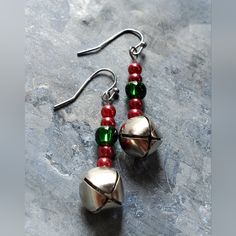 1¾ Inch Long Silver Tone Bell Earrings. These Handcrafted Earrings Are Made On Silvertone Metal Findings With Red And Green Glass Beads. $6 #Countrygypsyor Wine Cork Crafts Christmas, Green Beaded Earrings, Bell Earrings, Black Drop Earrings, Pearl Drop Earrings Gold, Diamond Huggies, Vintage Style Earrings, Bride Earrings, Cork Crafts