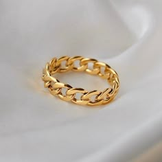 *18k gold plated stainless steel ring Currently available in 2 sizes! *US size 6 (Pandora 52, UK L - L 1/2) *US size 7 (Pandora 54, UK M 1/2 - N 1/2) Cheap Gold Rings For Formal Occasions, Elegant Luxury Chain Ring For Formal Occasions, Luxury Gold Round Chain Ring, Gold Chain Ring, Boho Rings Gold, Ring Aesthetic, Beautiful Gold Rings, Chain Ring Gold, Ring Finger Tattoos