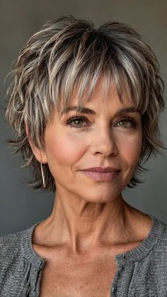 Trendy Short Hairstyles for Women Over 50 Ideas for blonde 🎭 Blonde Short Hairstyles, Short Textured Haircuts, Trendy Short Hairstyles, Celebrity Short Hair, Framing Highlights, Best Short Hairstyles, Textured Haircut, Shaggy Short Hair, Blonde Short