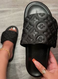 Slip into some serious style with the Bonita Black Slides! With a designer-inspired adjustable strap and chunky sole, you'll be sure to stand out in the best way on your summer getaway. With their sleek matte black color, they go with almost any outfit and make for an instant cool-girl look. Enjoy the sun in style! Trendy Slides For Women, Lv Sandals Women, Luxury Sandals Women, Luxury Slides Women, Lv Slides Women, Prada Slides Outfit, Trendy Beach Slides, Baddie Sandals, Gucci Slides Outfit Women