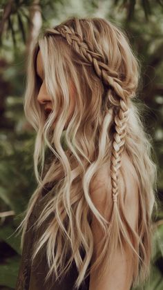 Flattering Twisted Jumbo Braids for All Hair Types 🌸 Braided Hairstyles For Senior Pictures, Boho Hair With Braids, Norwegian Braids, Curled Hair With Braids, Loose Braids Messy, Cottagecore Hair, Jumbo Boho Braids, Braids Tutorial, Easy Hairstyles For Thick Hair