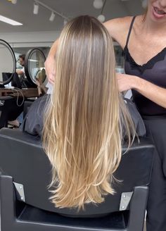 Blondish Brunette Hair, Golden Blonde Hair Brown Roots, Brunette Hair With Blonde Extensions, Balayage Hair Brunette With Blonde Medium Lengths, Bleached Brunette Hair, Low Damage Blonde, Straight Honey Brown Hair, Super Blended Balayage, Dishwater Blonde Hair With Lowlights