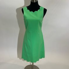 Brand New Green Lined Midi Dress, Fitted Sleeveless Dress With Scalloped Edges, Chic Spring Dress With Scalloped Edges, Chic Dresses With Scalloped Edges For Spring, Fitted Green Sleeveless Dress For Spring, Green Lined Sheath Dress, Spring Sheath Shift Dress, Shift Sheath Dresses For Spring, Spring Green Lined Dresses