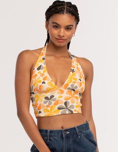 Rsq Floral Retro Halter Top. All Over Floral Print. Low Back. Elastic Trim. V Neckline. Crop Hem. 100% Cotton. Machine Was. Imported. Model Is Wearing A Size Small. Model Measurements:height: 5'9" Bust: 32"waist: 24.5"hips: 36" Retro Spring Halter Top, Fitted Multicolor Floral Print Halter Top, Multicolor V-neck Halter Top For Spring, 70s Halter Top, Halter Tops Outfit, 70s Tops, Floral Halter Top, Outfits 70s, Interesting Outfits