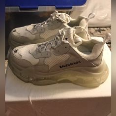 Balenciaga Triple S Clear Sole White In Great Condition, Used A Few Times , No Major Wear . No Box Purchase Secondhand No Discolor Rips. Please View All Photos For Flaws. Mens 6 , Balenciaga Triple S Clear Sole, Balenciaga Store, King Of Prussia Mall, Shoes Balenciaga, Balenciaga Speed Trainer, King Of Prussia, Balenciaga Sneakers, Hermes Shoes, Balenciaga Shoes