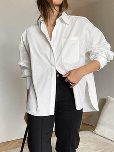 Loose Button Down Shirt Outfit, Best White Button Down Shirt For Women, Womens White Button Down Shirt Outfit, Button Down Shirt Outfit Casual, White Boyfriend Shirt, White Button Down Outfit, Outfit Minimalist, Perfect White Shirt, Body Lingerie