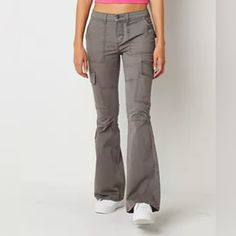 Nwt Cute Gull Gray Cargo Flares Flared Cargo Pants Outfit, Fitted Wide Leg Utility Bottoms, High Rise Stretch Bottoms With Cargo Pockets, Fitted Cotton Bottoms With Cargo Pockets, Mid-rise Stretch Cargo Bottoms, Stretch Cargo Style Mid-rise Bottoms, Stretch Mid-rise Cargo Bottoms, Stretch Mid-rise Cargo Style Bottoms, Fitted Full-length Cotton Cargo Jeans