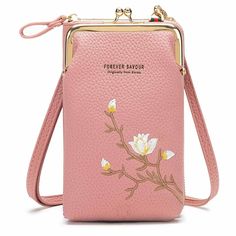 Cute Bag Ideas, Girly Items, Painted Leather Bag, Cute Ipod Cases, Luxury Essentials, Hi Fashion, Card Holder Purse, Travel Luxury, Ipod Cases