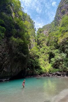 A woman standing inside of the Emerald Cave Koh Mook, Thailand Koh Lanta Beach, Island Hopping Thailand, Koh Lipe Thailand, Koh Samui Aesthetic, Thailand Pics, Koh Lanta Thailand, Mysterious Island, The Mysterious Island, Koh Lipe