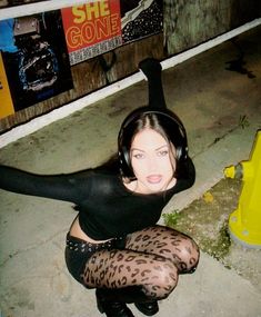 Kenzie #indiesleaze #night #nightlife #club #party #2000s #90s #outfits #style #itgirl #clubwear #1990s #rockstar Cool Club Outfits Night, Underground Party Outfit, Clothes For Night Club, Outfit Inspo Clubbing, Club Outfits 2000s, 2000s Night Outfit, 2000 Club Aesthetic, Jwoww Outfits Club, Latino Club Outfit