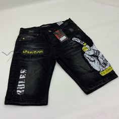 100%Cotton Edgy Black Jean Shorts For Streetwear, Black Shorts With Five Pockets, Black Jean Shorts For Summer Streetwear, Urban Black Jean Shorts For Spring, Casual Black Shorts With Five Pockets, Fitted Short Jeans For Streetwear, Urban Black Jeans For Summer, Black Fitted Short Jeans, Black Cotton Jean Shorts With Pockets