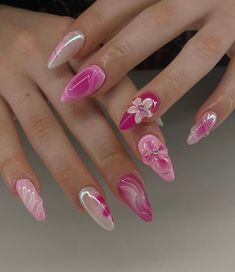 These beautiful press on nails are perfect for my customers who love pink! These are my favorite because pink is my favorite color :)  My press on nails lasts 2-3 weeks with proper prep and care taking. My press on nails are made with the highest quality material and made with care and perfection :) Sculpted Flower Nails, Circle Nails, Kitty Nail, Drip Nails, Purple Nail, Classy Acrylic Nails, Short Acrylic