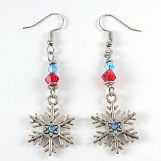 Snowflake Christmas Charm Blue And Red Glass Beads Silver Dangle Earrings. 2.5" Long. Handcrafted. Usa. Christmas Resin Jewelry, Diy Christmas Jewelry Ideas, Xmas Earrings, Christmas Jewelry Diy, David Yurman Earrings, Earrings Bead, Diy Jewelry Unique, Multicolor Earrings, Snowflake Earrings