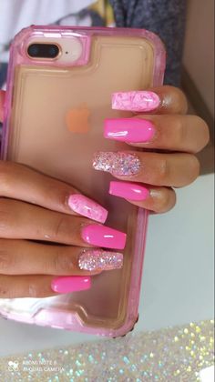 Barbie Manicure, Barbie Pink Nails, Barbie Nails, Unghie Sfumate, Nagellack Trends, Pink Glitter Nails, Pink Nail Designs, Nail Designs Glitter, Pink Acrylic Nails