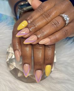 Nail inspiration #nails #nailinspo #nailipiration #clickclack #claws #stilettonails #frenchtips #ballerinanails #coffinnails #almondnails #lipsticknails #naturalnails #gelpolish #nailpolish #mattepolish Almond Nail Black Women, Oval Acrylic Nails, Queen Nails, Creative Nail Designs, Colored Acrylic Nails, Nail Shop