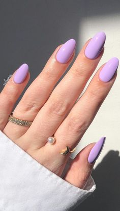 Check out these 30+ gorgeous purple nail designs! Find inspiration in various shades of purple, from light lilac to dark plum. Whether you prefer almond, oval, square, or coffin shapes, these cute purple nails will make a statement. Discover the beauty of lilac, lavender, violet, and plum hues for a stunning purple nails aesthetic. Get inspired and rock the trend of purple nails! (📷 sedjames IG) May Nails Ideas 2024 Square, Nail Art Viola, Short Oval Nails, Light Purple Nails, Glitter Tips, Violet Nails, Lilac Nails, Plain Nails