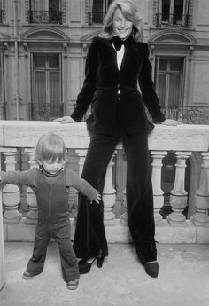 Betty Catroux, Blake Edwards, Bianca Jagger, Tuxedo Women, Charlotte Rampling, Mario Sorrenti, 1970's Fashion, Tuxedo Style, Helena Christensen