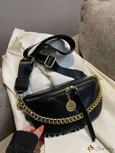 BirdinBag - Stylish Quilted Waist Bag with Chain Embellishment Daily Use Belt Bag With Chain Strap, Gold Chain Shoulder Bag, Gold Chain Link Bags, Chic Quilts, Bag With Chain, Adjustable Bag, Waist Bags, Bum Bag, Bag Style