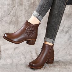 Brown Low Heel Winter Shoes, Brown Low Heel Winter Heels, Retro Boots, Basic Boots, Leather Boots Heels, White Wedges, Vintage Boots, Round Toe Heels, Thick Heels