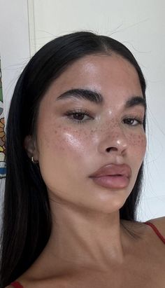 Aisha Potter, Freckles Makeup, Clean Girl Makeup, Dewy Makeup, Glowing Makeup, Face Beat, Make Up Inspo