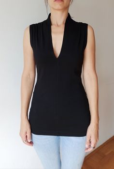 Neck Women, Unique Women, Jersey Top, Black Top, V Neck Tops, Size Charts, Body Measurements, Sweatshirts Women, Womens Clothing Tops