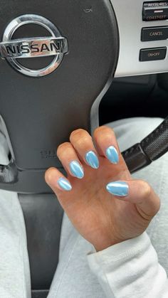 chrome nails Colorful Crome Nails, Baby Blue With Chrome Nails, Colored Nails With Chrome, Circle Ombre Nails, Sports Length Nails, Light Blue Formal Nails, Blue Crome Nails Acrylic Almond, White Nails With Blue Chrome, Winter Break Nails