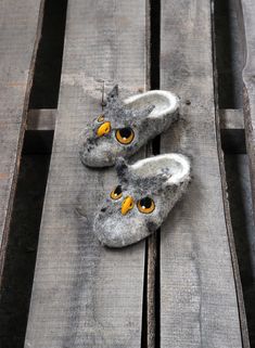 Owl exclusive custom slippers for kids, custom size, flat slippers. Natural eco wool felted shoes. See all my funny animals slippers - dogs, cats, foxes, birds, dragons and other: https://www.etsy.com/shop/DarkaYarka?ref=l2-shopheader-name%C2%A7ion_id&section_id=22264967 Product description: Our felt slippers are totally handcrafted of 100% pure wool with warm water, soap, love and care. The sole, made of craft foam, is firmly glued. Felted slippers are extremely solf, light, comfortable and Felt Slip-on Slippers With Soft Sole, Cute Closed Toe Slippers With Rubber Sole, Handmade Round Toe Slippers For Gifts, Handmade Comfortable Felt Slippers, Comfortable Handmade Felt Slippers, Soft Sole Felt Slippers With Round Toe, Handmade Casual Slippers For Gifts, Handmade Casual Slippers As A Gift, Handmade Casual Slippers For Gift