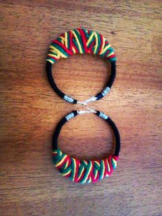 Rasta Crossover yarn earrings LG Rasta Earrings, Diy Clothes Refashion, Denim Jewelry, Jewelry Hanger, Woven Necklace, Rainbow Light, Color Schemes Colour Palettes, African Jewelry, Wire Earrings