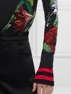 Urban Tight Floral Long Sleeve T-Shirt Black Long Sleeve Top With Rose Print, Trendy Black Top With Rose Print, Fitted Black Floral Print Tops, Fitted Black Top With Rose Print, Fitted Party Tops With Rose Print, Boho Style Dresses, Spring Shirts, Elegant Shirt, Daily Dress