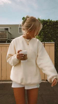 Cute Lounge Outfits Summer, March Outfit Ideas, Vsco Aesthetic Outfits, Mode Hippie, Skandinavian Fashion, Cozy Loungewear, Neue Outfits, Outfit Look