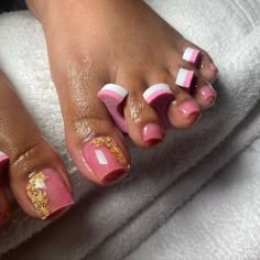 Acrylic Pedicure, Pedicured Toes, Pedicure Designs Toenails, Pretty Toe Nails, Come See Me