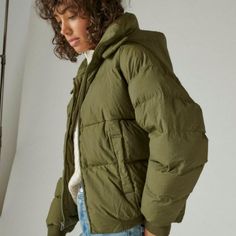 💵 Final Sale Price 💵 ~ Lucky Brand Perfect Puffer ~ NWT Olive Green Large Olive Green Puffer Jacket Outfit, Green Puffer Jacket Outfit, Green Puffer Jacket, Puffer Jacket Outfit, Outing Outfit, Green Puffer, Sale Price, Recycled Plastic, Jacket Outfits