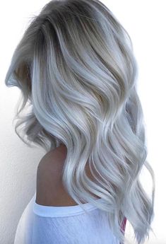 Platinum Hair Dye, White Blonde Hair Color, Icy Hair, Hair Extensions Blonde, Blonde Hair Colour Shades, Platinum Hair Color, Blonde Lowlights, Platinum Blonde Hair Color