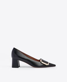 Hayes 45 Black Leather Kitten Heel Pumps Malone Souliers Dramatic Classic, Block Heel Pumps, Malone Souliers, Black Leather Pumps, Kitten Heel Pumps, Leather Style, Classic Italian, Heel Pumps, Kitten Heel